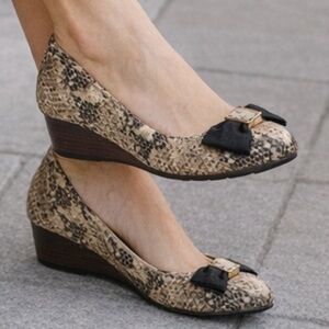 EUC Cole Haan OS Python Print Leather & Bow Low Heel Wedge Shoes Size 7 M